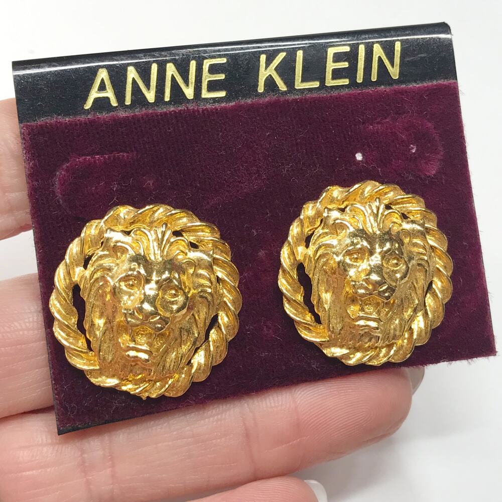 Vintage New Anne Klein Lion Head Earrings Chunky Gold Tone Round On Card Runway